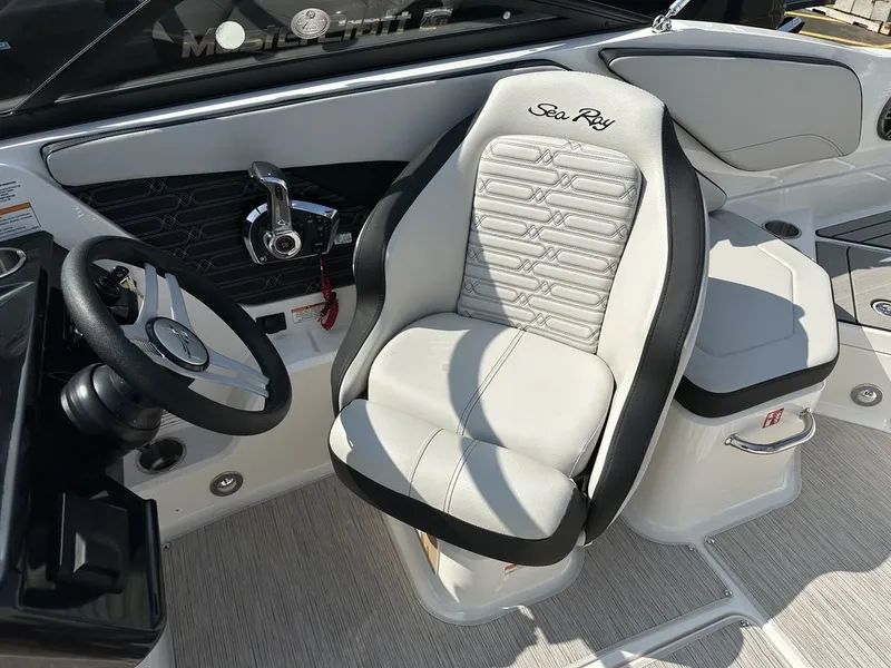 Slide: The Image of Sea Ray SPX 210 Outboard 2026 - 24