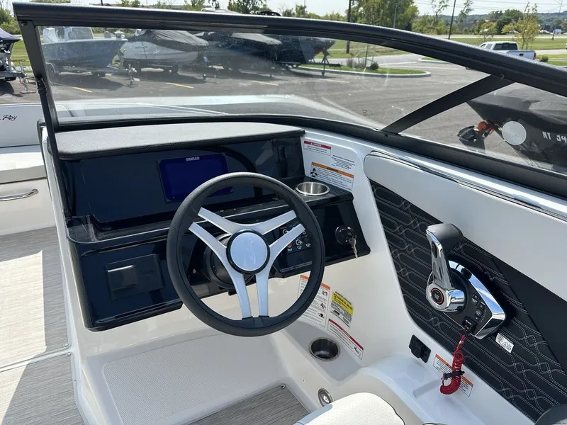 Slide: The Image of Sea Ray SPX 210 Outboard 2026 - 41