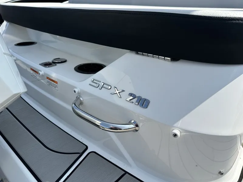 Slide: The Image of Sea Ray SPX 210 Outboard 2026 - 10