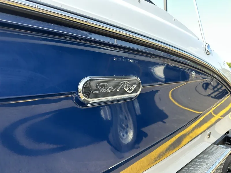 Slide: The Image of Sea Ray SPX 210 Outboard 2026 - 6