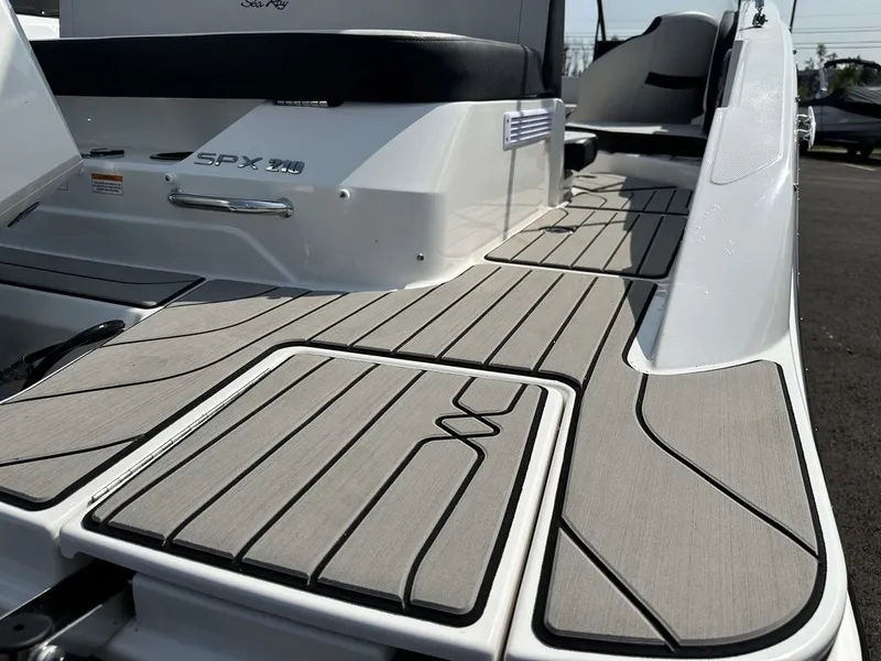 Slide: The Image of Sea Ray SPX 210 Outboard 2026 - 7