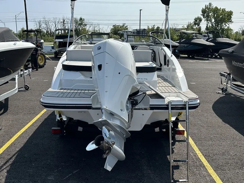 Slide: The Image of Sea Ray SPX 210 Outboard 2026 - 4