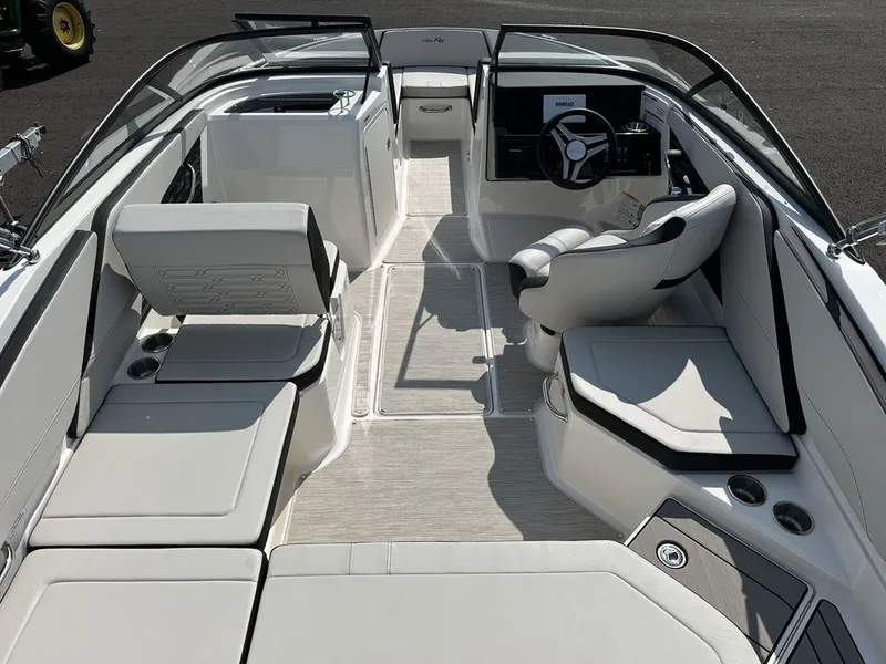Slide: The Image of Sea Ray SPX 210 Outboard 2026 - 22