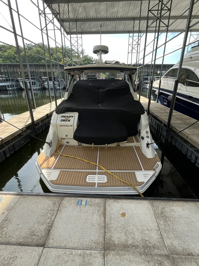 Slide: The Image of Sea Ray 320 SUNDANCER 2020 - 72