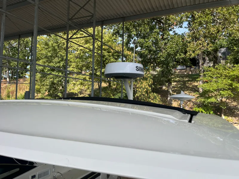 Slide: The Image of Sea Ray 320 SUNDANCER 2020 - 61