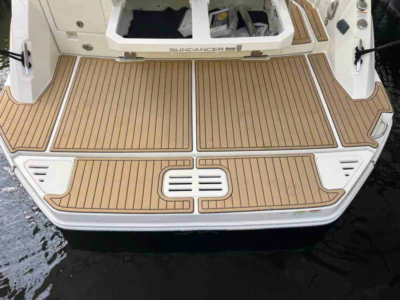 Slide: The Image of Sea Ray 320 SUNDANCER 2020 - 47