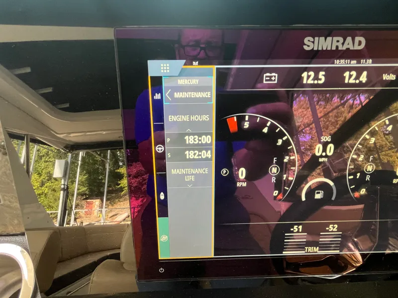 Slide: The Image of Sea Ray 320 SUNDANCER 2020 - 13