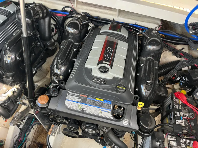 Slide: The Image of Sea Ray 320 SUNDANCER 2020 - 67