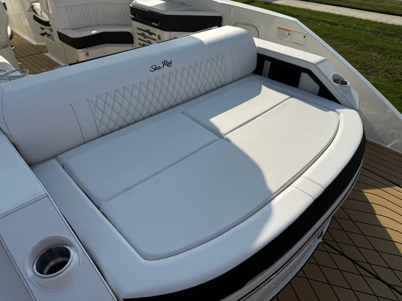 Slide: The Image of Sea Ray SLX 310 2027 - 46