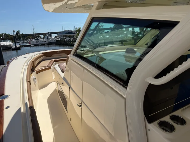 Slide: The Image of Scout 380 LXF 2019 - 15