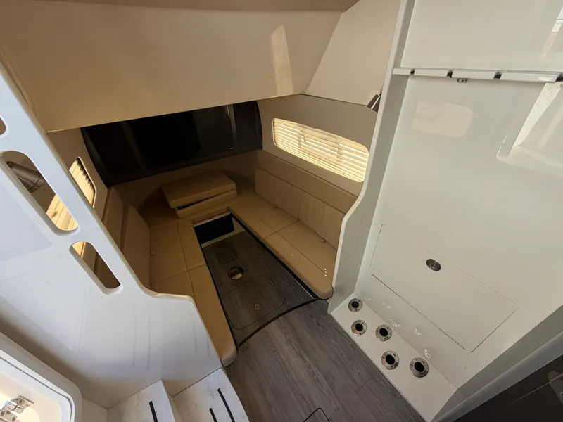 Slide: The Image of Scout 380 LXF 2019 - 23