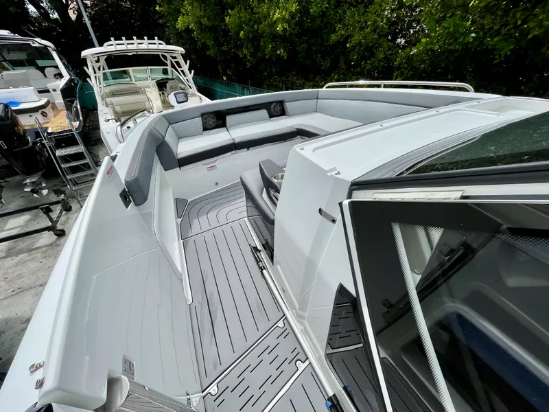 Slide: The Image of Galeon 325 GTO 2023 - 29