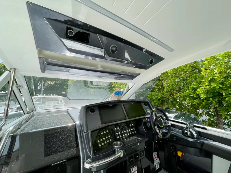 Slide: The Image of Galeon 325 GTO 2023 - 7