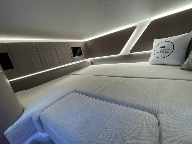Slide: The Image of Galeon 325 GTO 2023 - 26