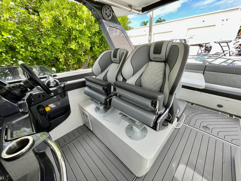 Slide: The Image of Galeon 325 GTO 2023 - 6