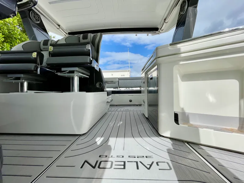 Slide: The Image of Galeon 325 GTO 2023 - 27