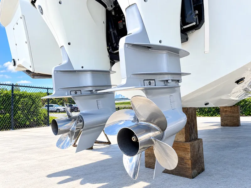 Slide: The Image of Galeon 325 GTO 2023 - 40