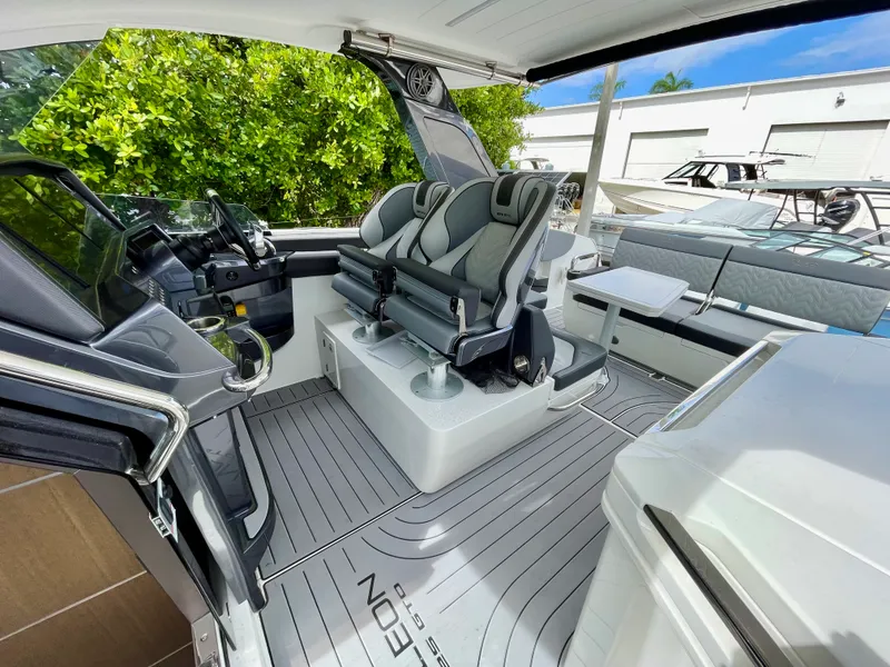 Slide: The Image of Galeon 325 GTO 2023 - 3