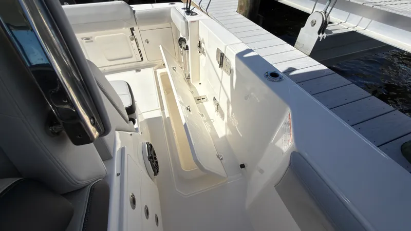 Slide: The Image of Boston Whaler 330 Outrage 2027 - 35