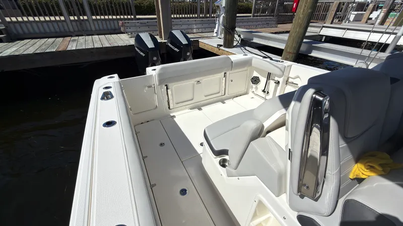Slide: The Image of Boston Whaler 330 Outrage 2027 - 32