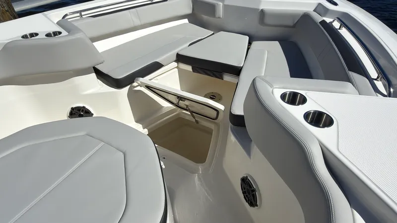 Slide: The Image of Boston Whaler 330 Outrage 2027 - 13