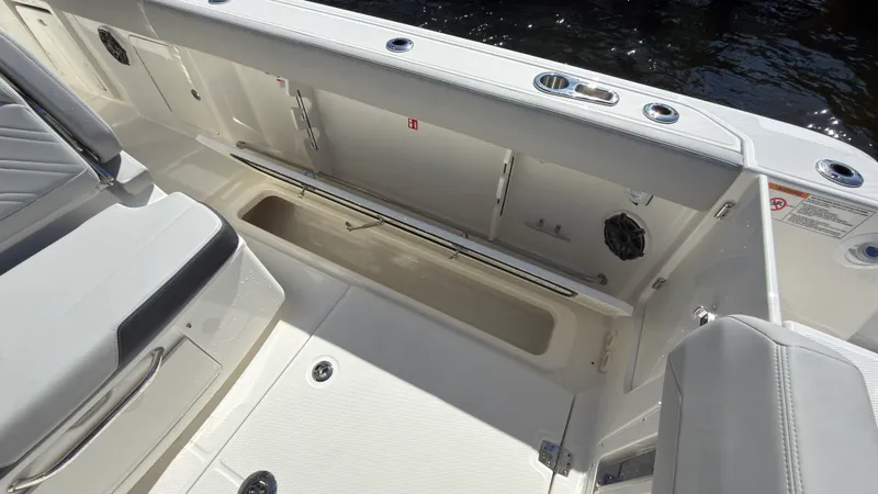 Slide: The Image of Boston Whaler 330 Outrage 2027 - 36