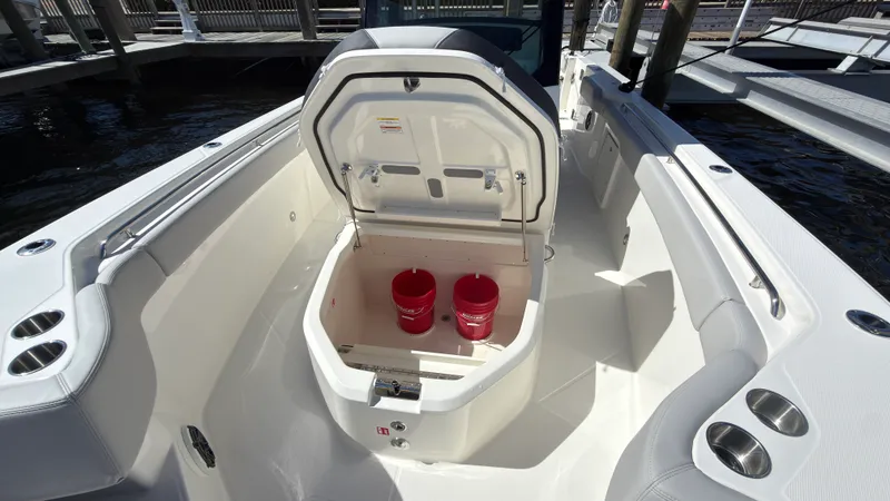 Slide: The Image of Boston Whaler 330 Outrage 2027 - 15