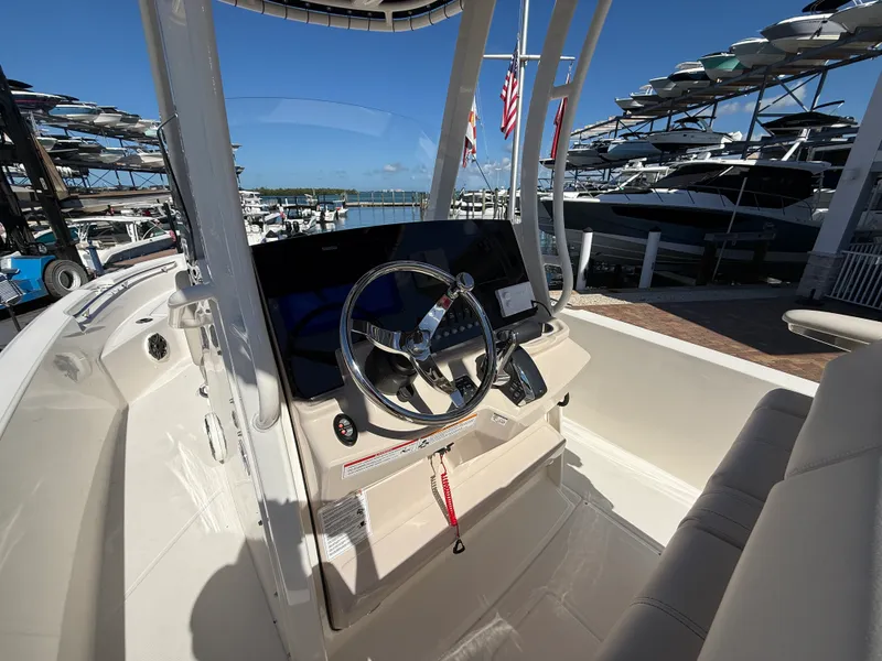 Slide: The Image of Boston Whaler 220 Dauntless 2027 - 16