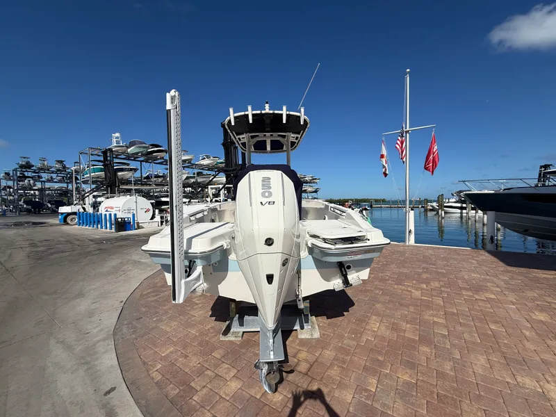 Slide: The Image of Boston Whaler 220 Dauntless 2027 - 4