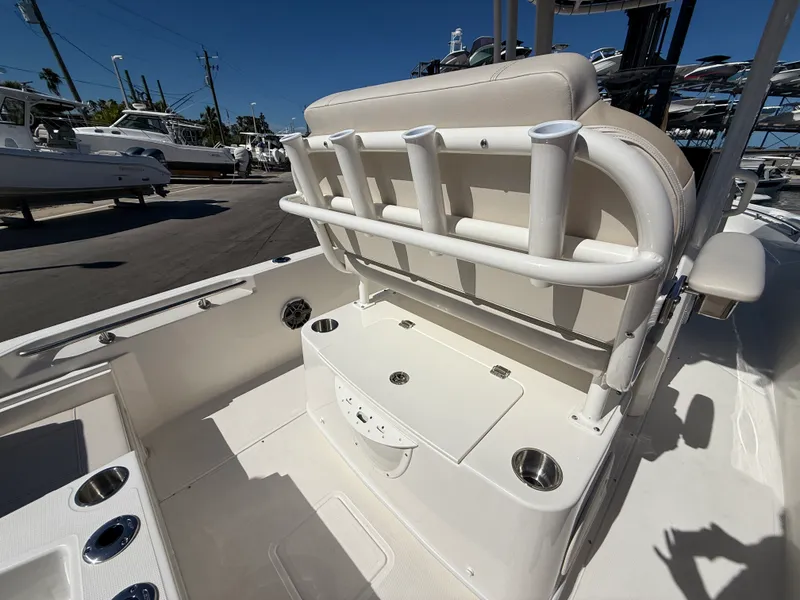 Slide: The Image of Boston Whaler 220 Dauntless 2027 - 23