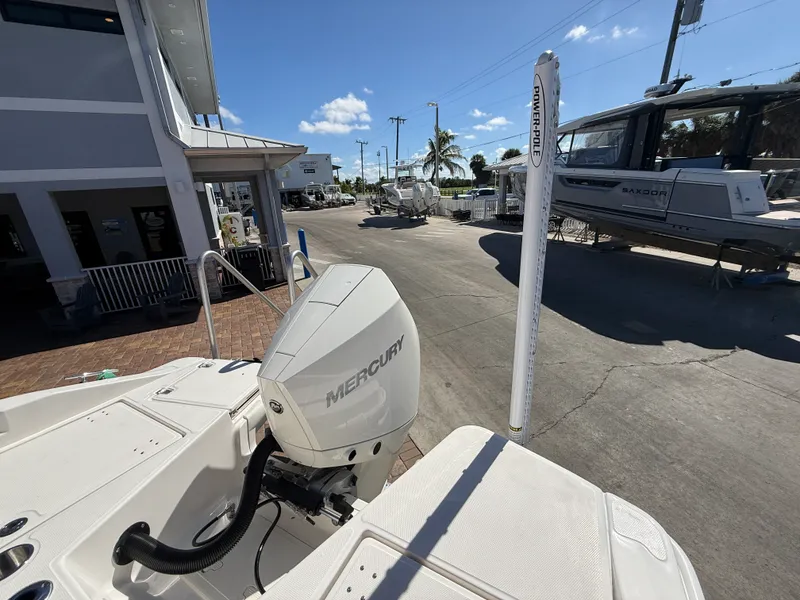 Slide: The Image of Boston Whaler 220 Dauntless 2027 - 29