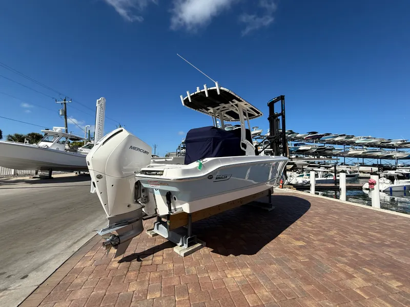 Slide: The Image of Boston Whaler 220 Dauntless 2027 - 5