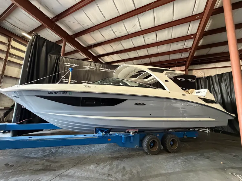 Slide: The Image of Sea Ray 350 SLX 2022 - 14