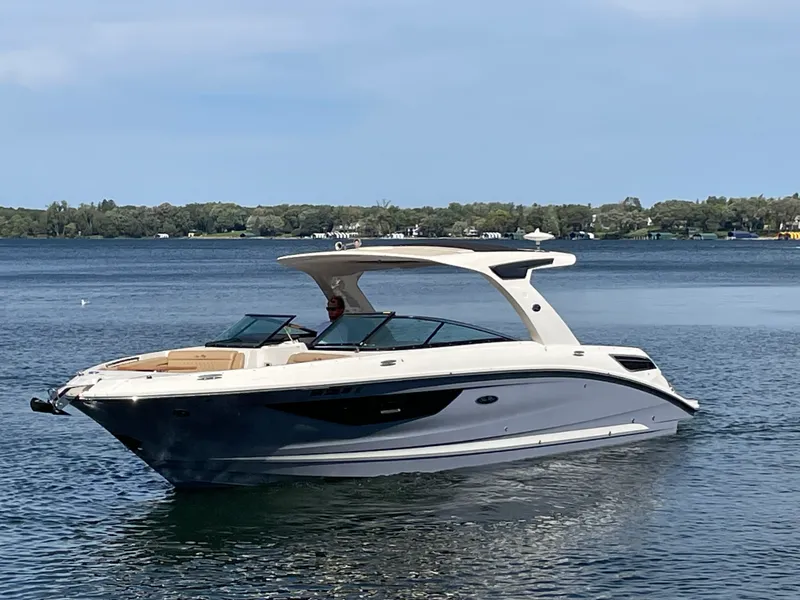 Slide: The Image of Sea Ray 350 SLX 2022 - 9
