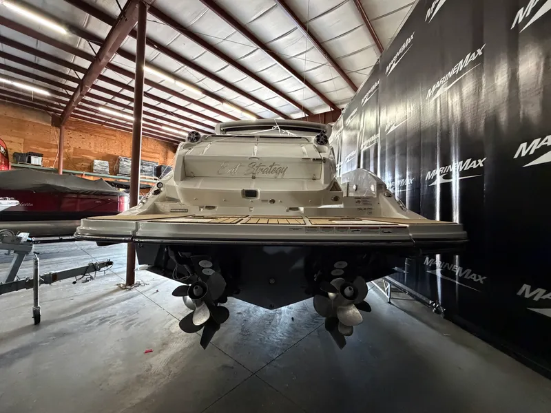 Slide: The Image of Sea Ray 350 SLX 2022 - 16