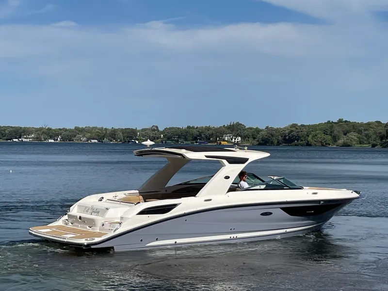 Slide: The Image of Sea Ray 350 SLX 2022 - 1