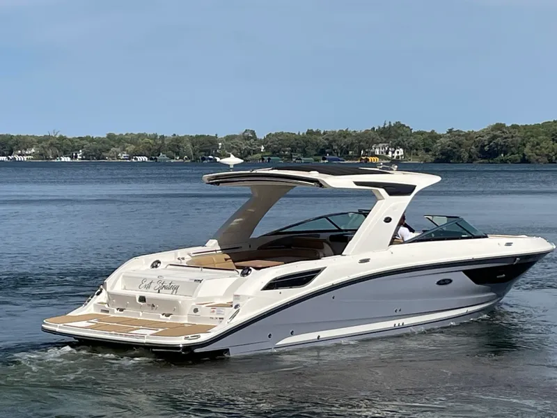 Slide: The Image of Sea Ray 350 SLX 2022 - 2