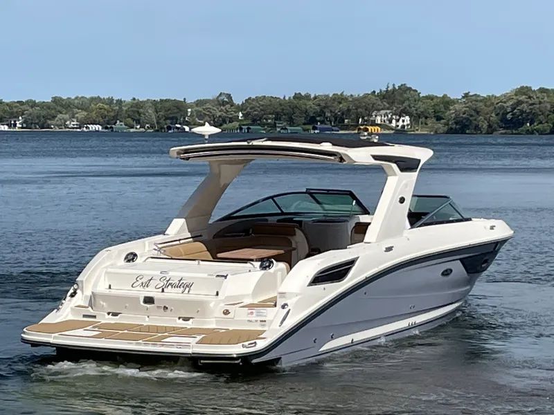 Slide: The Image of Sea Ray 350 SLX 2022 - 3