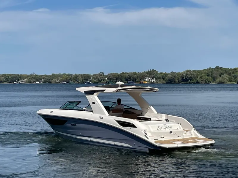 Slide: The Image of Sea Ray 350 SLX 2022 - 6