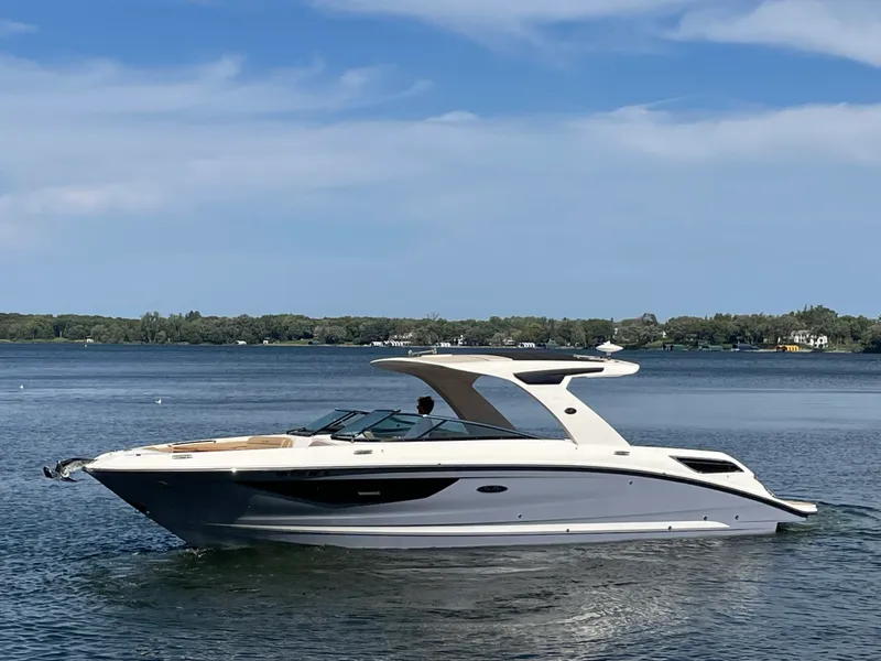 Slide: The Image of Sea Ray 350 SLX 2022 - 8