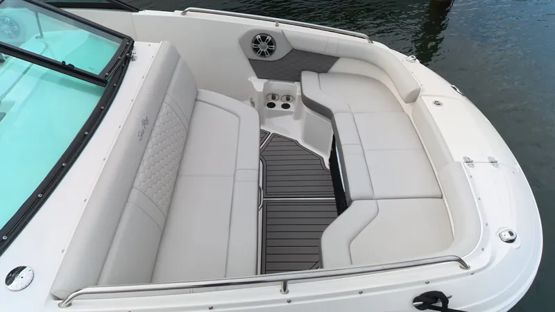 Slide: The Image of Sea Ray SDX 250 Outboard 2023 - 23