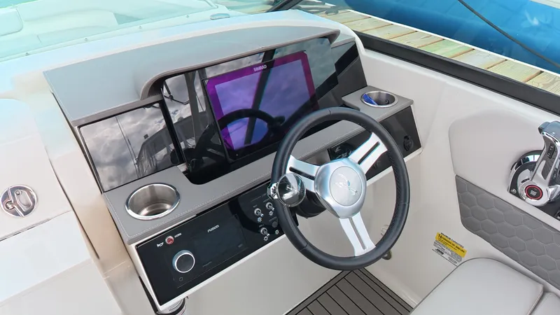 Slide: The Image of Sea Ray SDX 250 Outboard 2023 - 21