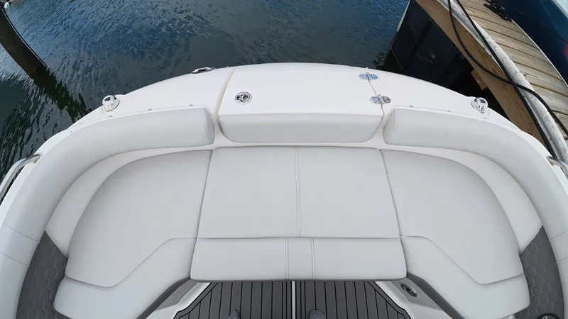 Slide: The Image of Sea Ray SDX 250 Outboard 2023 - 27