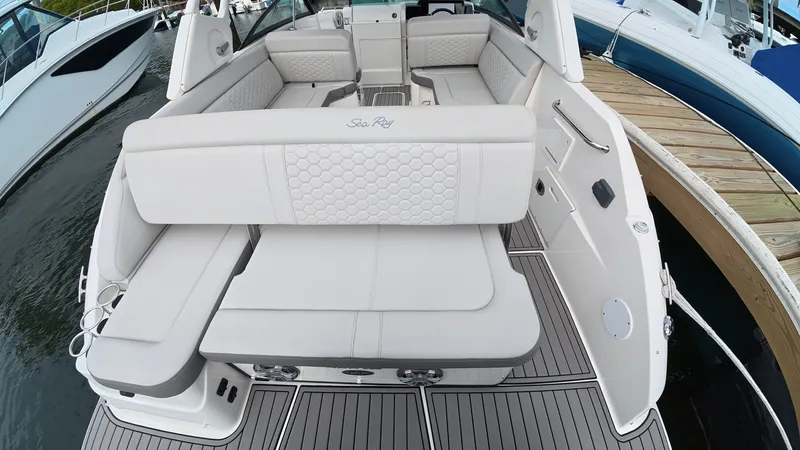 Slide: The Image of Sea Ray SDX 250 Outboard 2023 - 11