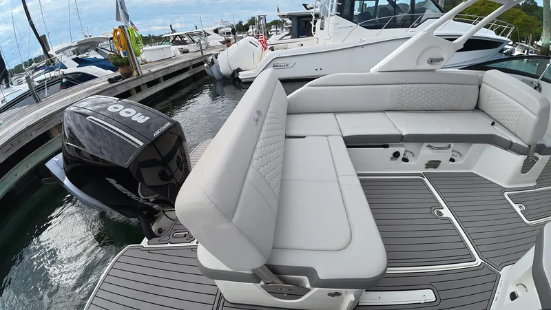 Slide: The Image of Sea Ray SDX 250 Outboard 2023 - 7