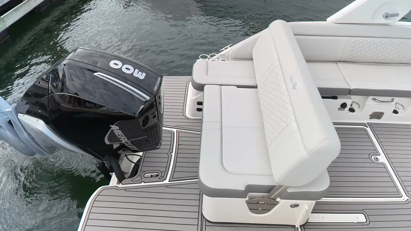 Slide: The Image of Sea Ray SDX 250 Outboard 2023 - 8