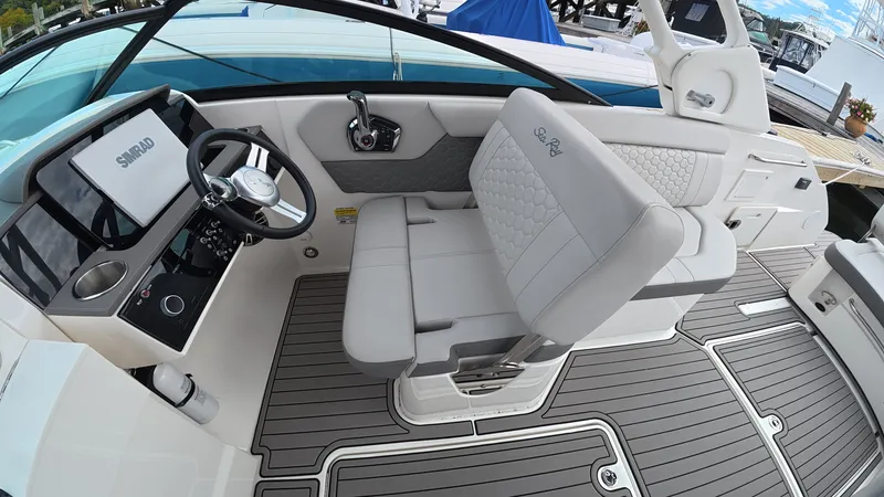Slide: The Image of Sea Ray SDX 250 Outboard 2023 - 18
