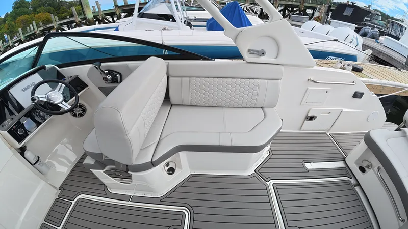 Slide: The Image of Sea Ray SDX 250 Outboard 2023 - 13
