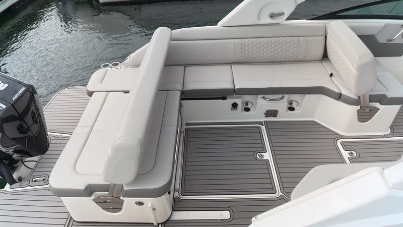 Slide: The Image of Sea Ray SDX 250 Outboard 2023 - 9