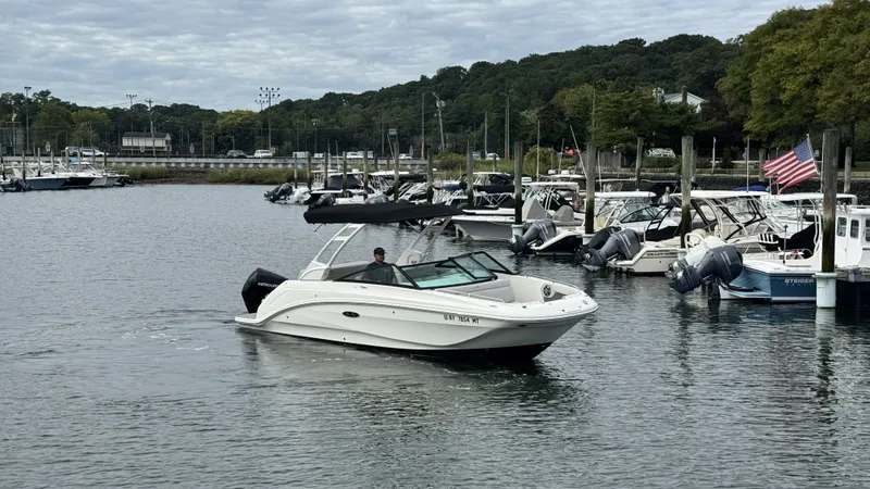 Slide: The Image of Sea Ray SDX 250 Outboard 2023 - 1